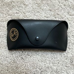 Ray-Ban Case with Cleaning Cloth